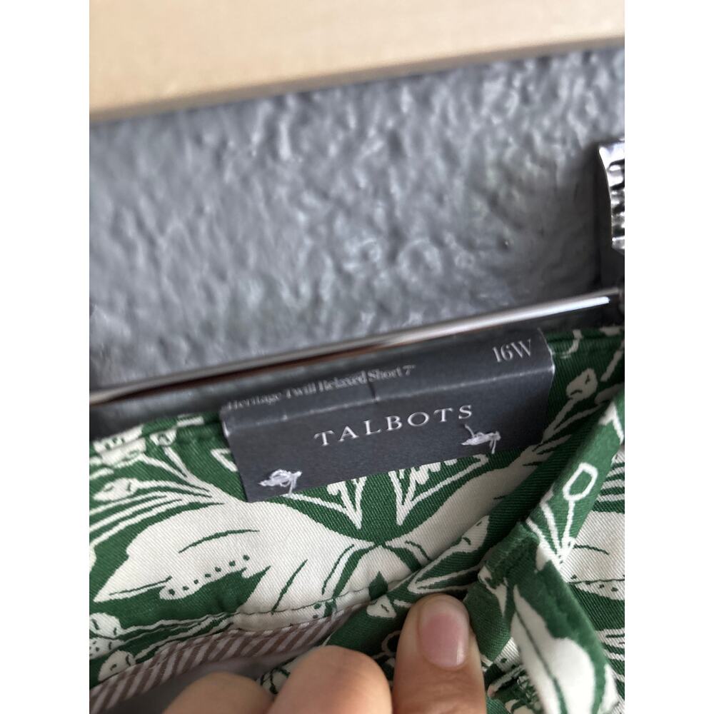 KATIENYC NWT Talbots Heritage Twill Relaxed Chino Short Tropical Damask size 16W - Picture 3 of 4